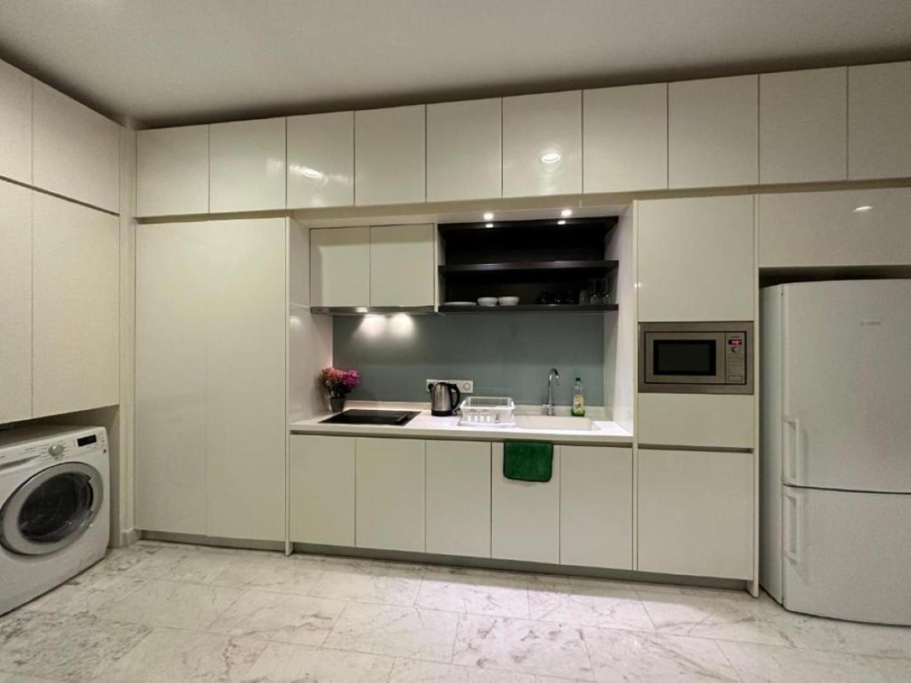 The Platinum Klcc Aqua White Apartment