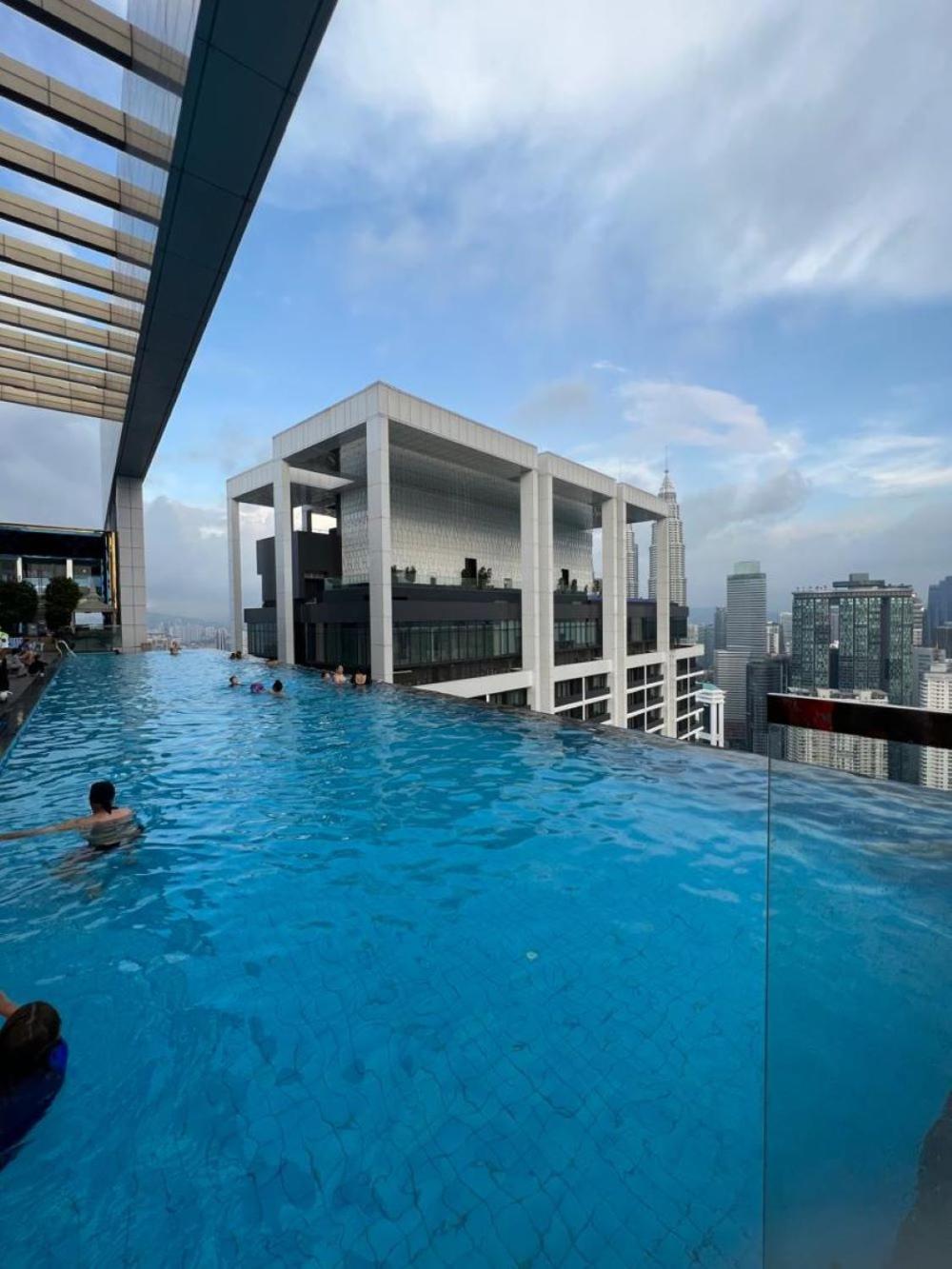 The Platinum Klcc Aqua White Apartment *