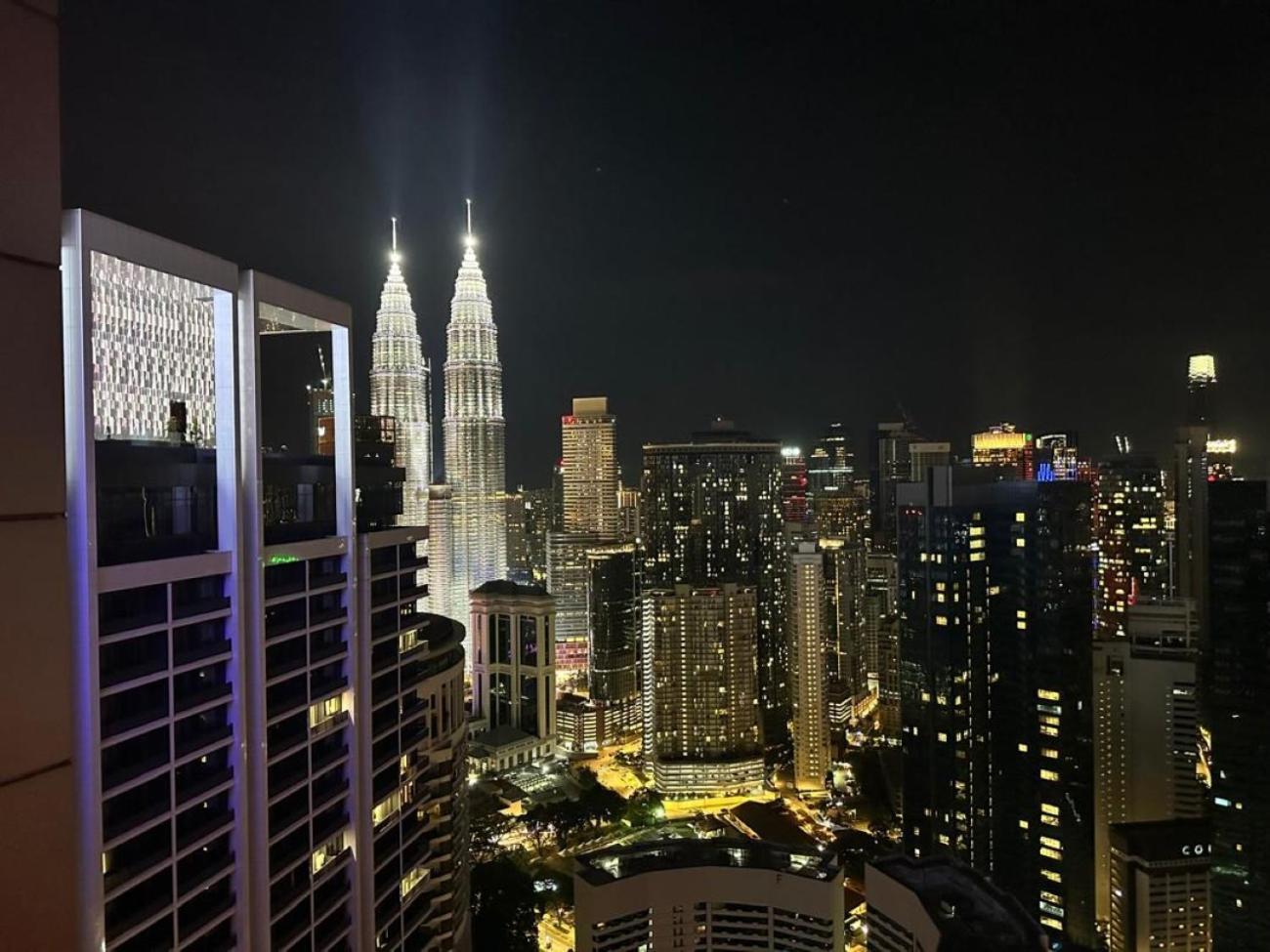 The Platinum Klcc Aqua White Kuala Lumpur