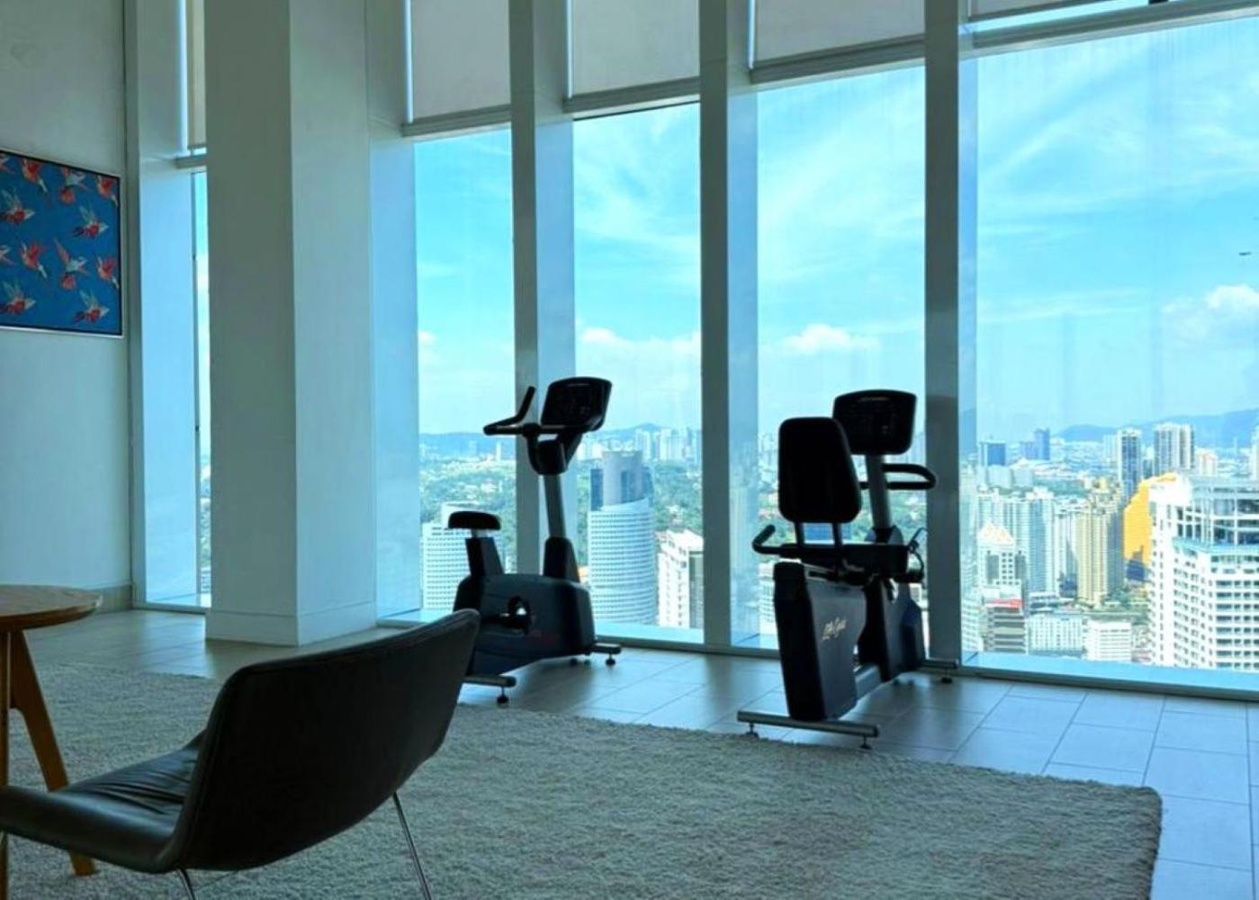 Pangsapuri The Platinum Klcc Aqua White